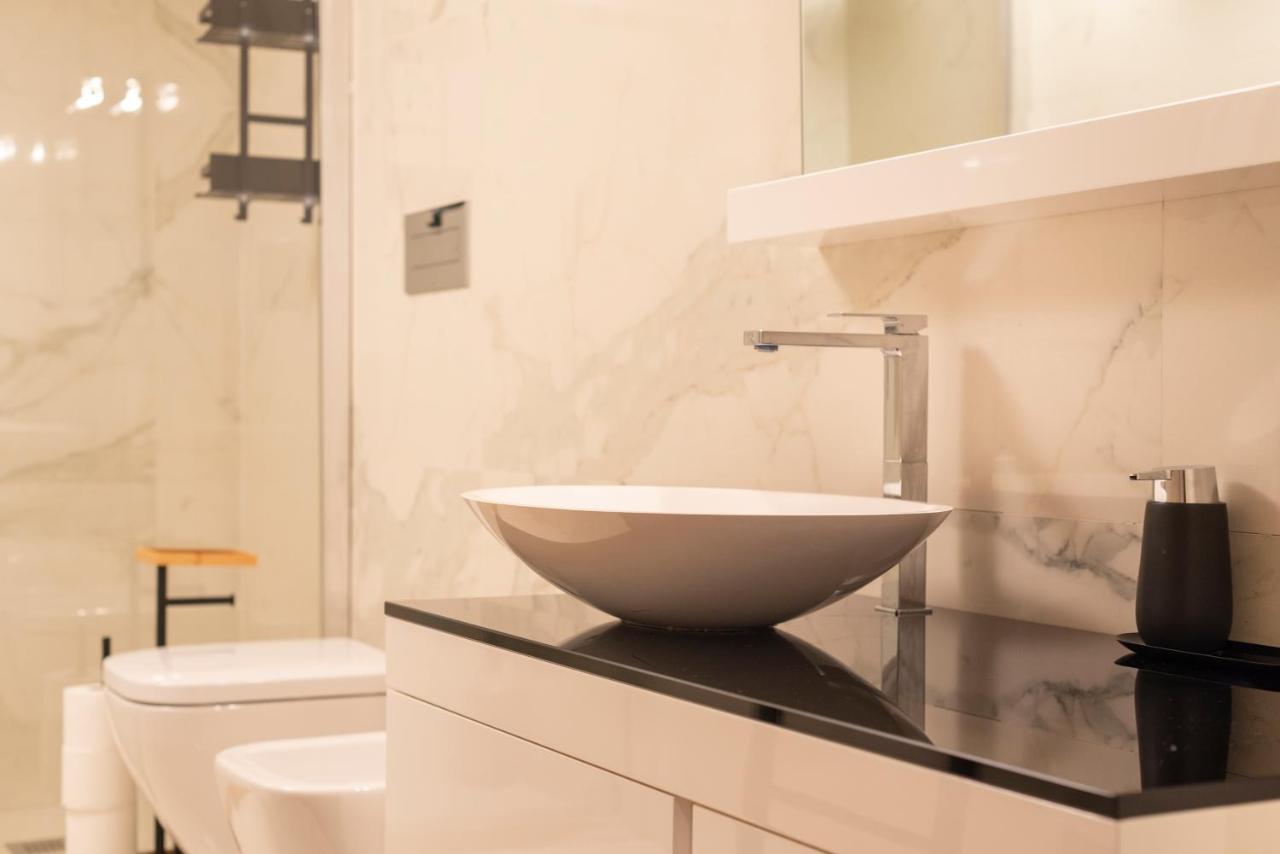 Modern Hospitality Naples Exclusive Stay ภายนอก รูปภาพ